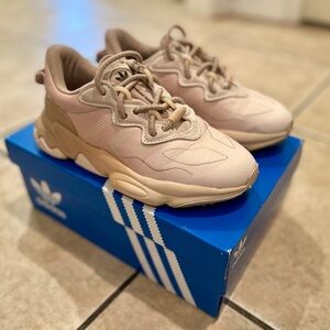 Adidas Women’s Size 6 Light Pink, Beige 90s Y2K Chunky Sneakers Athletic Shoes